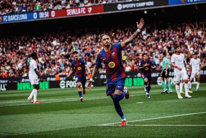 巴萨客场力克塞维利亚 登贝莱梅开二度助球队逆