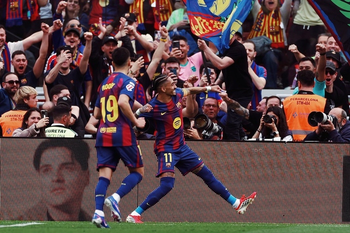 巴萨客场力克塞维利亚 登贝莱梅开二度助球队逆