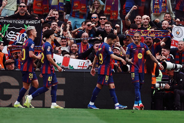 巴萨客场力克塞维利亚 登贝莱梅开二度助球队逆