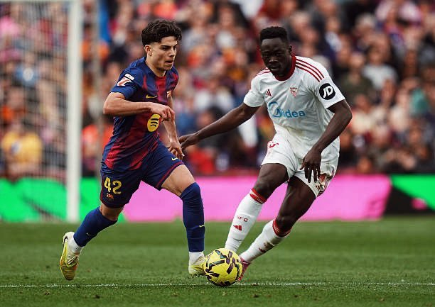 巴萨客场力克塞维利亚 登贝莱梅开二度助球队逆