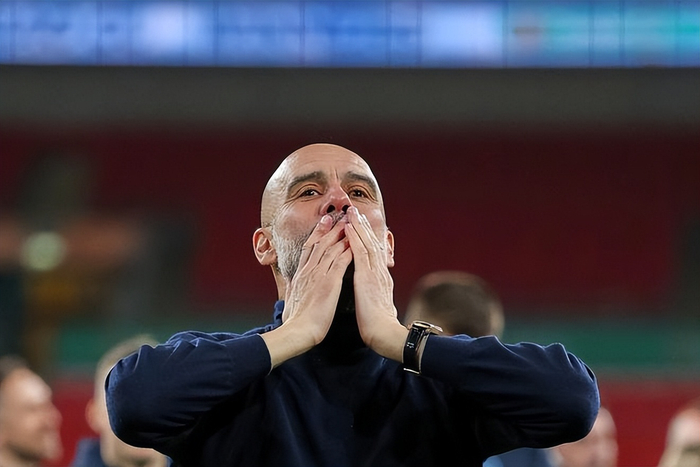 曼城力克阿森纳夺冠 瓜帅激动庆祝创纪录