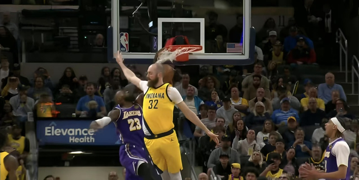 东契奇43分难掩湖人隐患 詹姆斯忧高出手打法影