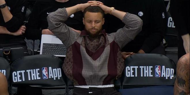 穆迪重伤倒地引唏嘘，利文斯顿伤情回顾显坚韧