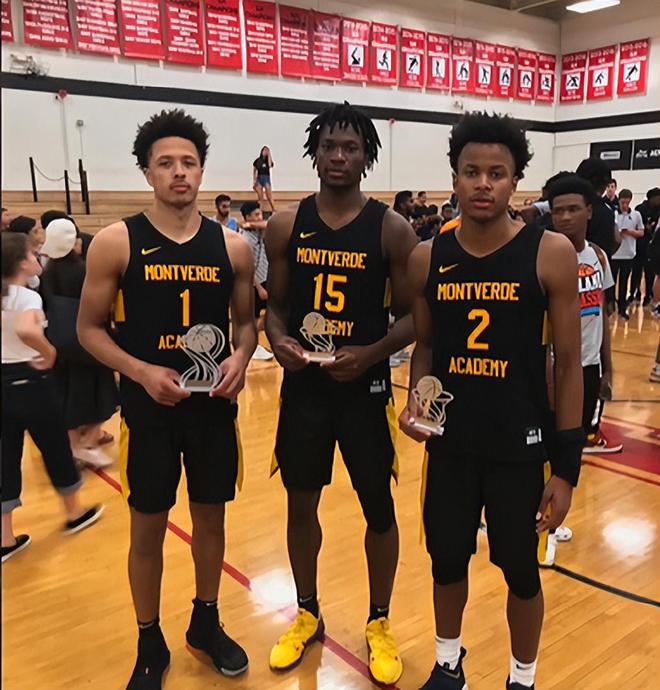 穆迪重伤倒地引唏嘘，利文斯顿伤情回顾显坚韧