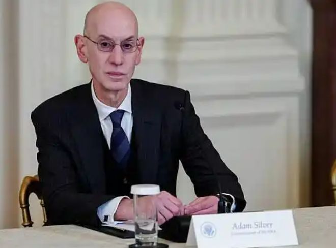 NBA常规赛收官：巨星交易潮与季后赛格局重塑